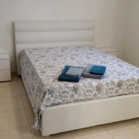 Da Rocha, Casa Junto A Fortaleza. *