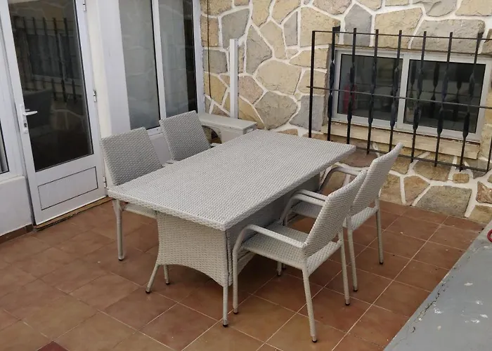 Da Rocha, Casa Junto A Fortaleza.